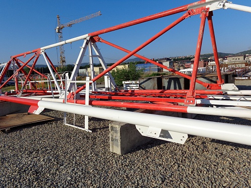 МАЧТЫ ПРОЖЕКТОРНЫЕ И МОЛНИЕОТВОДЫ